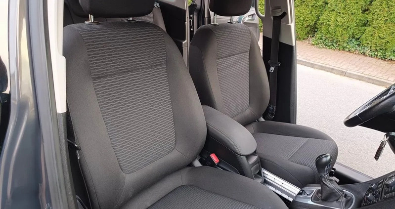 Opel Meriva cena 31900 przebieg: 162000, rok produkcji 2016 z Płock małe 781